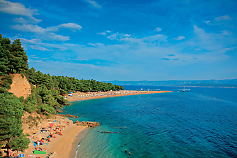 Пляж на острове Брач, Хорватия. (Код изображения: 05026)
