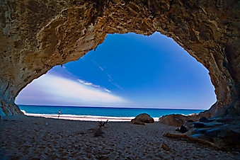 Пещера на океанском побережье (Каталог номер: 05122)